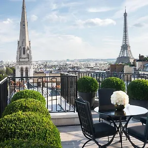 Four Seasons George V 5*, Paris Frankrike